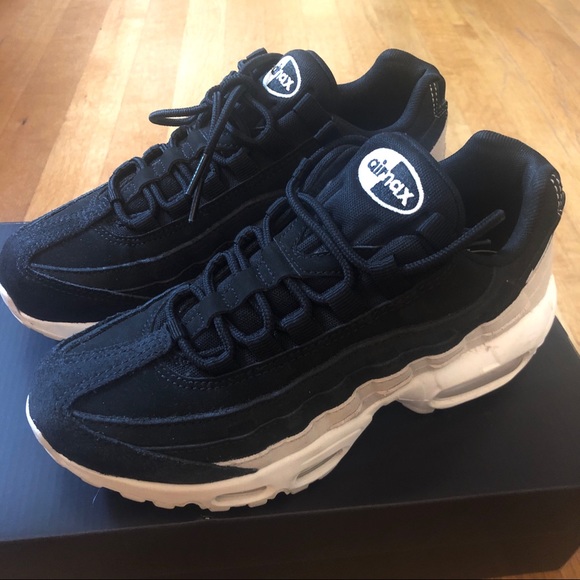 Nike Women's Air Max 95 Premium Running - Picture 1 of 12